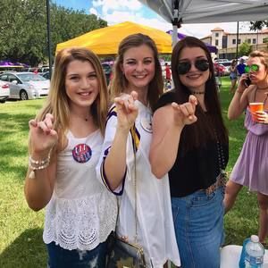 Meet your Posher, Elizabeth